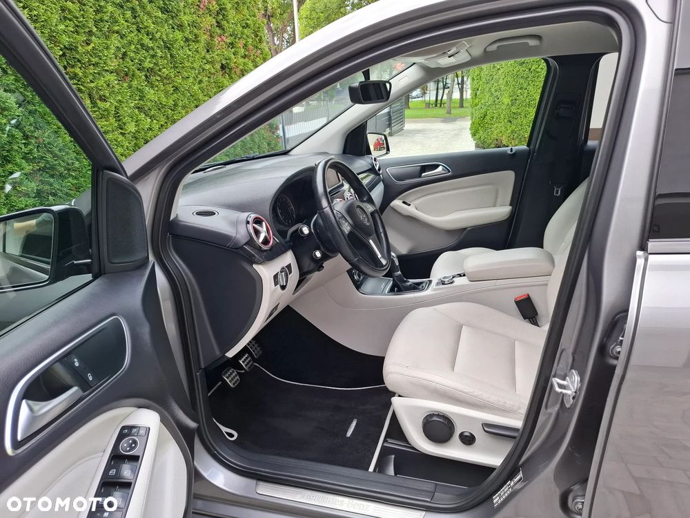Mercedes-Benz Klasa B 200 (BlueEFFICIENCY) - 11