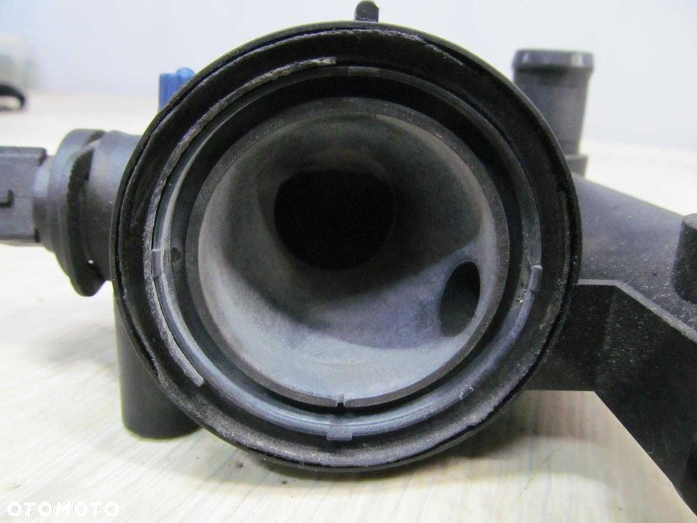 RENAULT MASTER 2.2 DCI OBUDOWA TERMOSTATU 8200021008 - 9