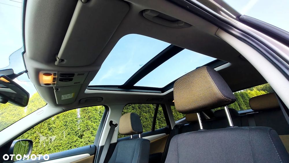 BMW X1 sDrive18d xLine - 23