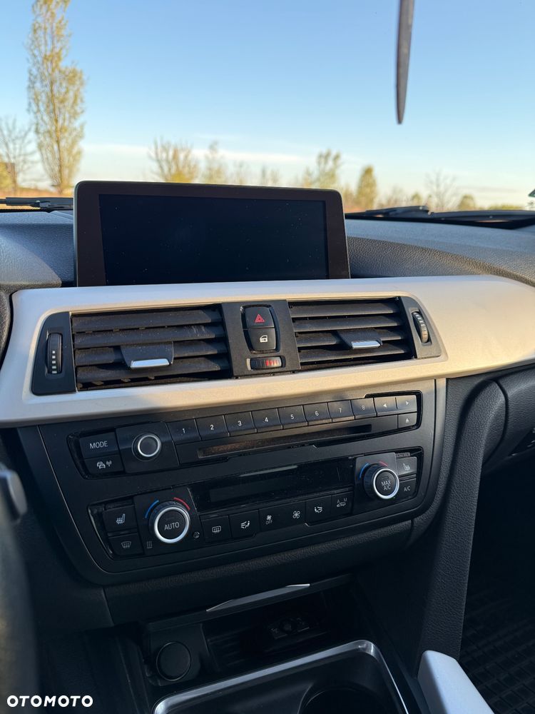 BMW Seria 3 316d - 17