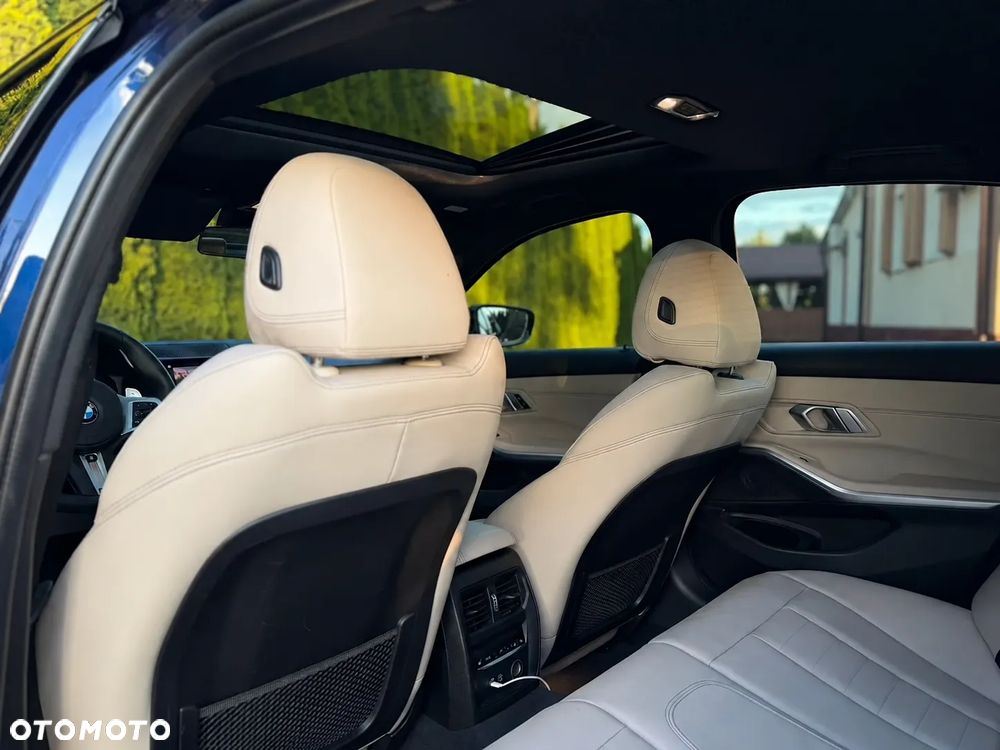 BMW Seria 3 330i - 16