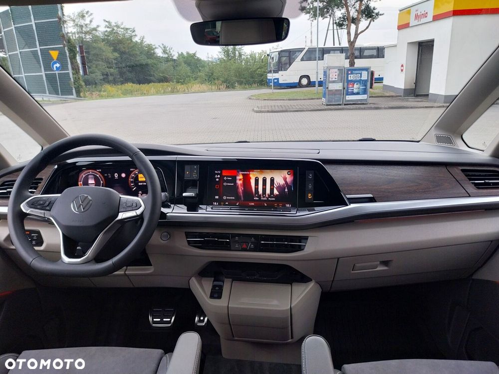 Volkswagen multivan Multivan Style L2 silnik: 2,0 l TDI SCR 110 kW / skrzynia biegów: 7-biegowa DSG rozstaw osi: 3124 mm - 7