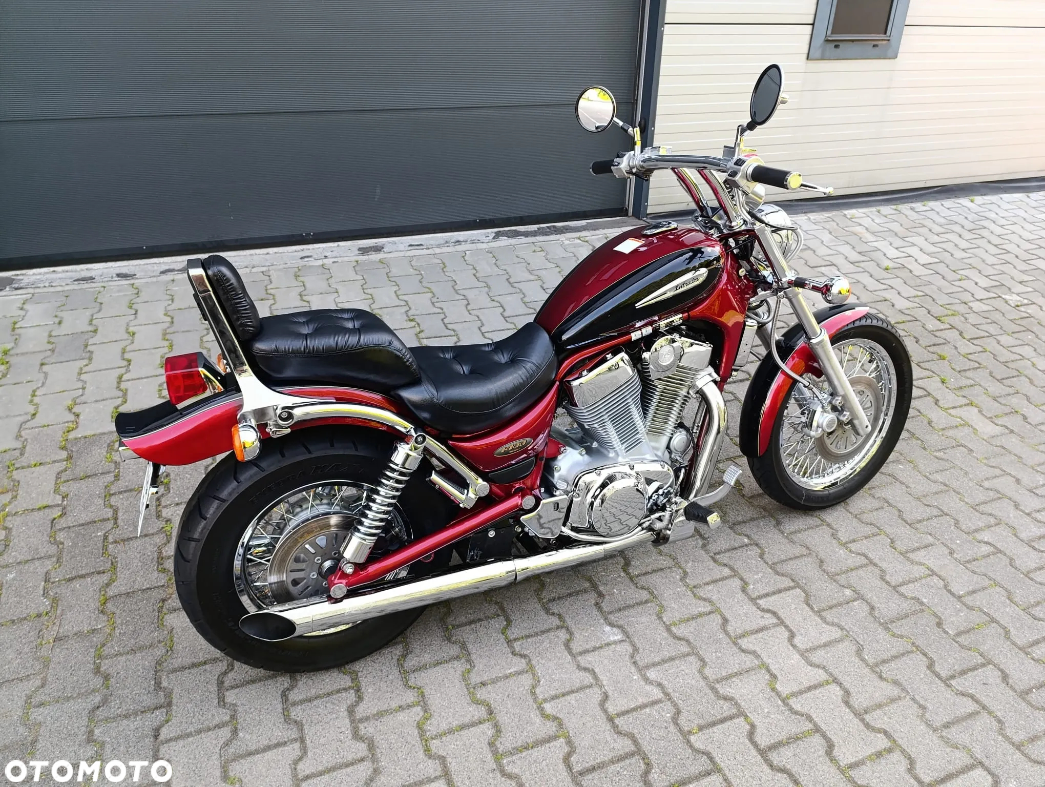 Suzuki Intruder - 2