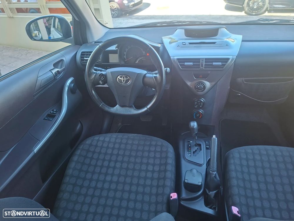 Toyota iQ 1.0 VVT-i 2 MultiDrive - 26