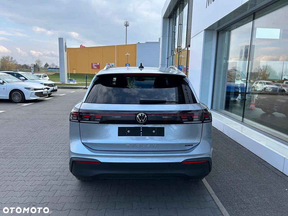Volkswagen Tiguan - 8