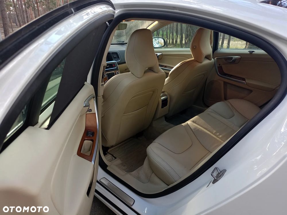 Volvo S60 T5 Drive-E Momentum - 10