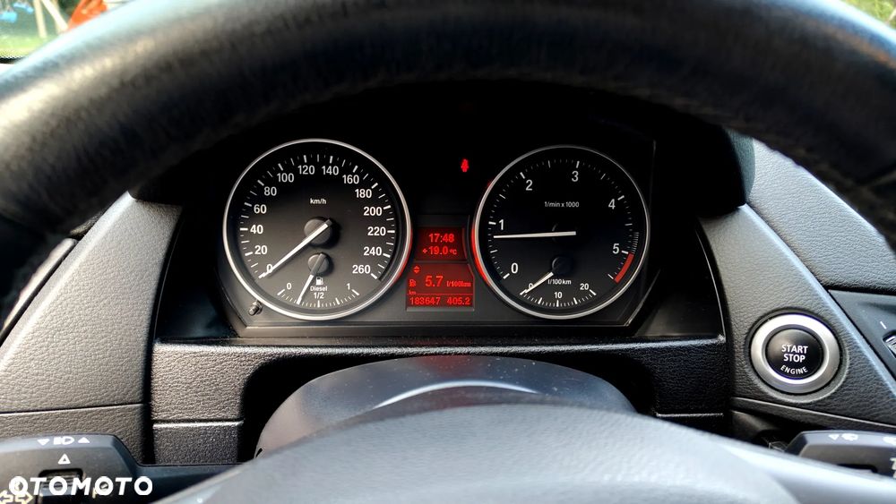 BMW X1 sDrive18d xLine - 24
