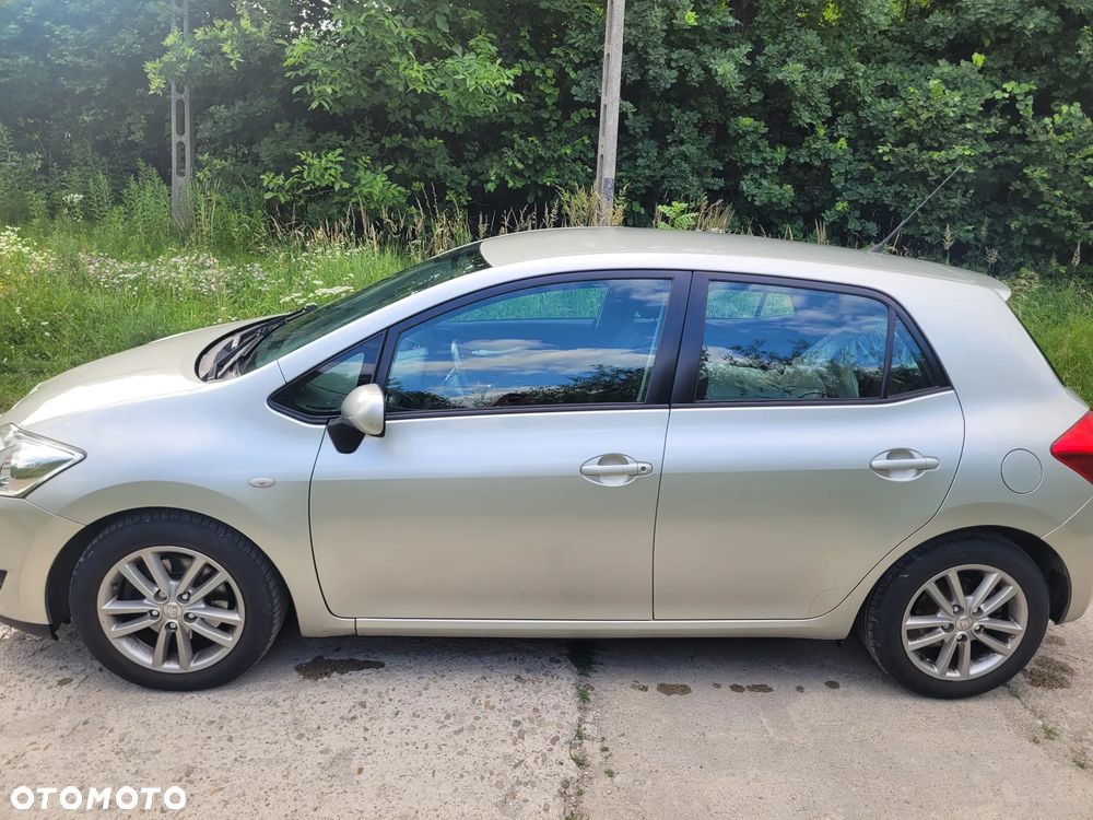 Toyota Auris 2.0 D-4D Sol - 10