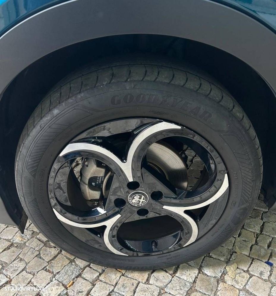 Alfa Romeo Junior 1.2 eDCT6 - 18