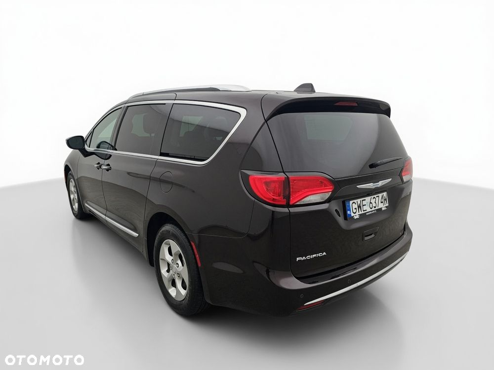 Chrysler Pacifica - 4