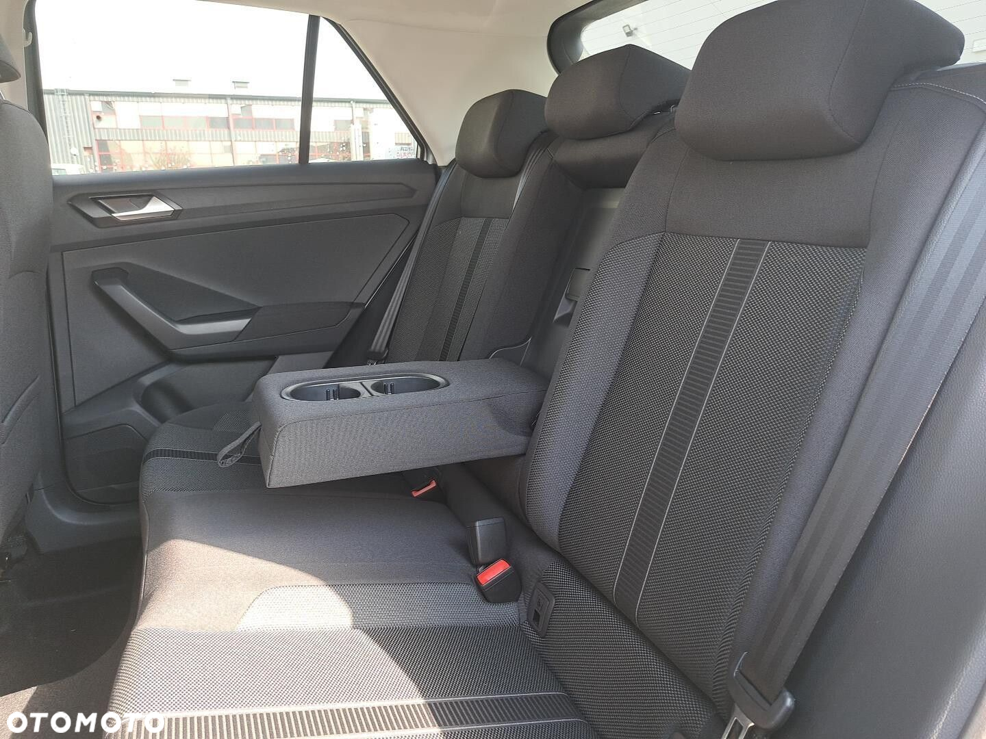Volkswagen T-Roc - 16