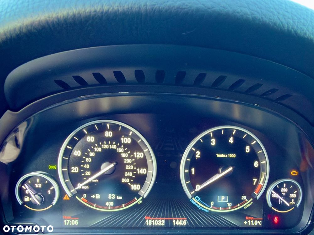 BMW Seria 5 528i xDrive Sport-Aut Luxury Line - 18