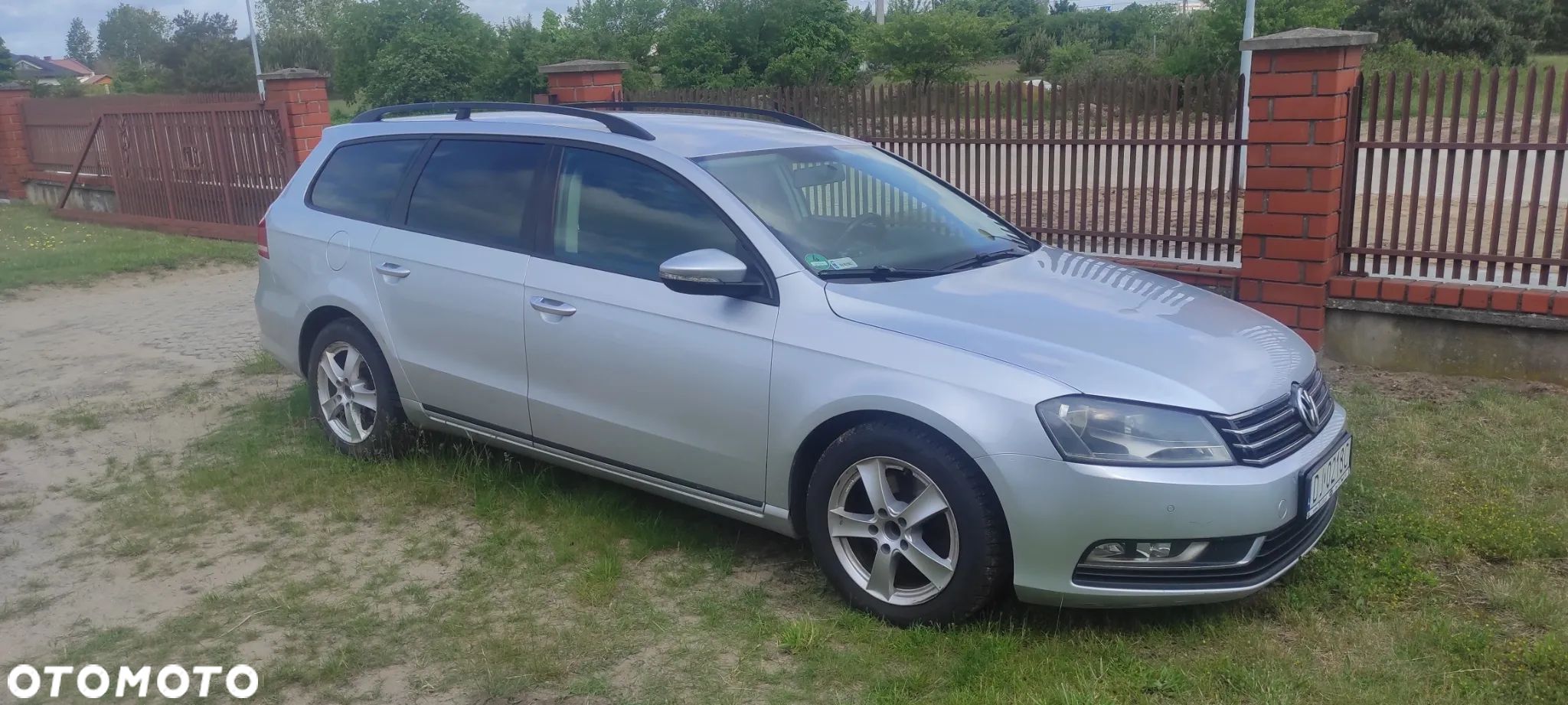 Volkswagen Passat - 1