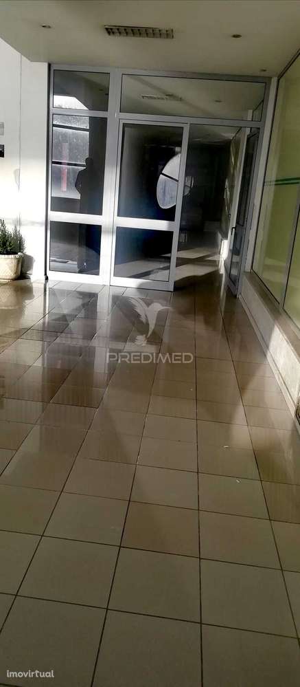 ESCRITÓRIO, REMODELADO NUMA DAS PRINCIPAIS AVENIDAS DO PESO DA RÉGUA - Grande imagem: 3/13