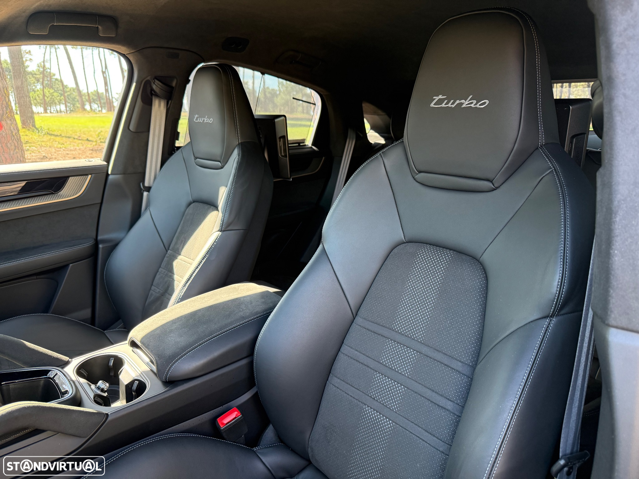 Porsche Cayenne Coupé Turbo E-Hybrid Pacote GT - 14