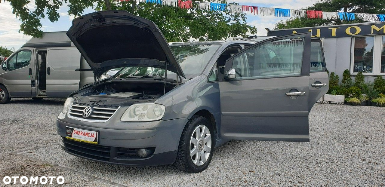 Volkswagen Touran - 18