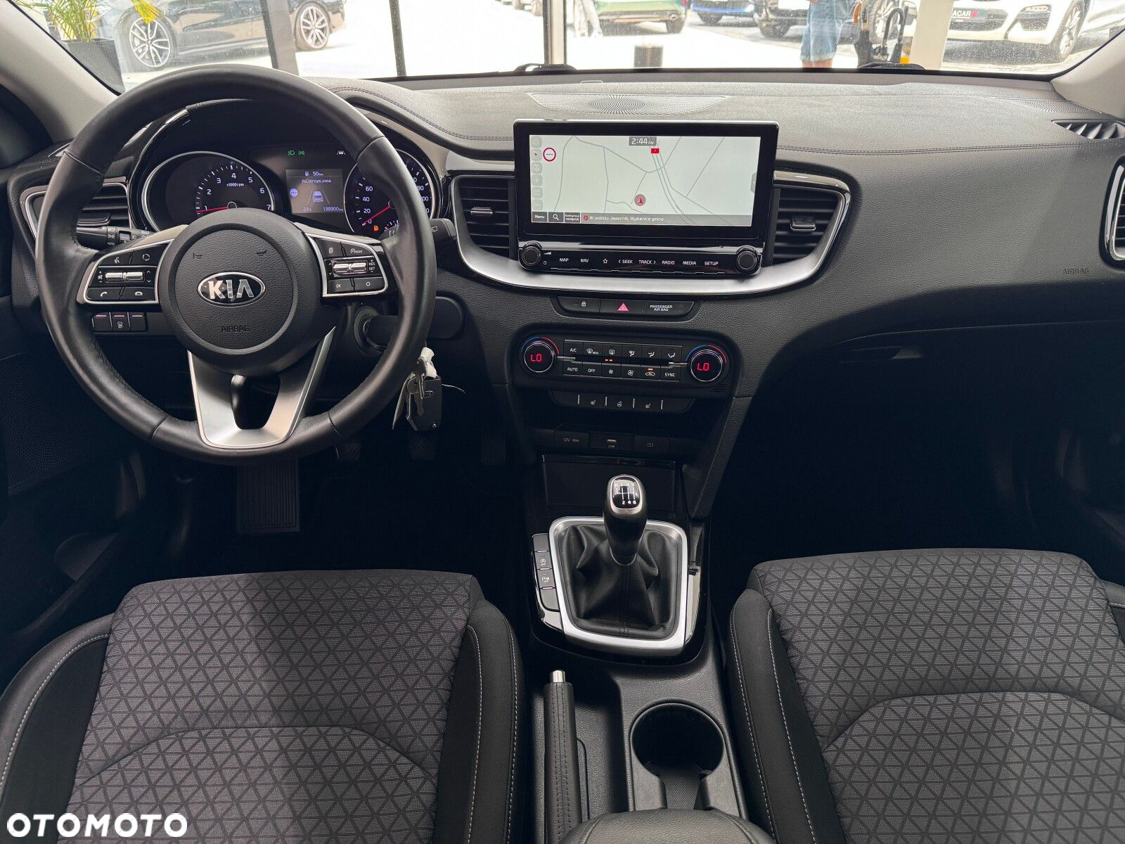 Kia Ceed - 14