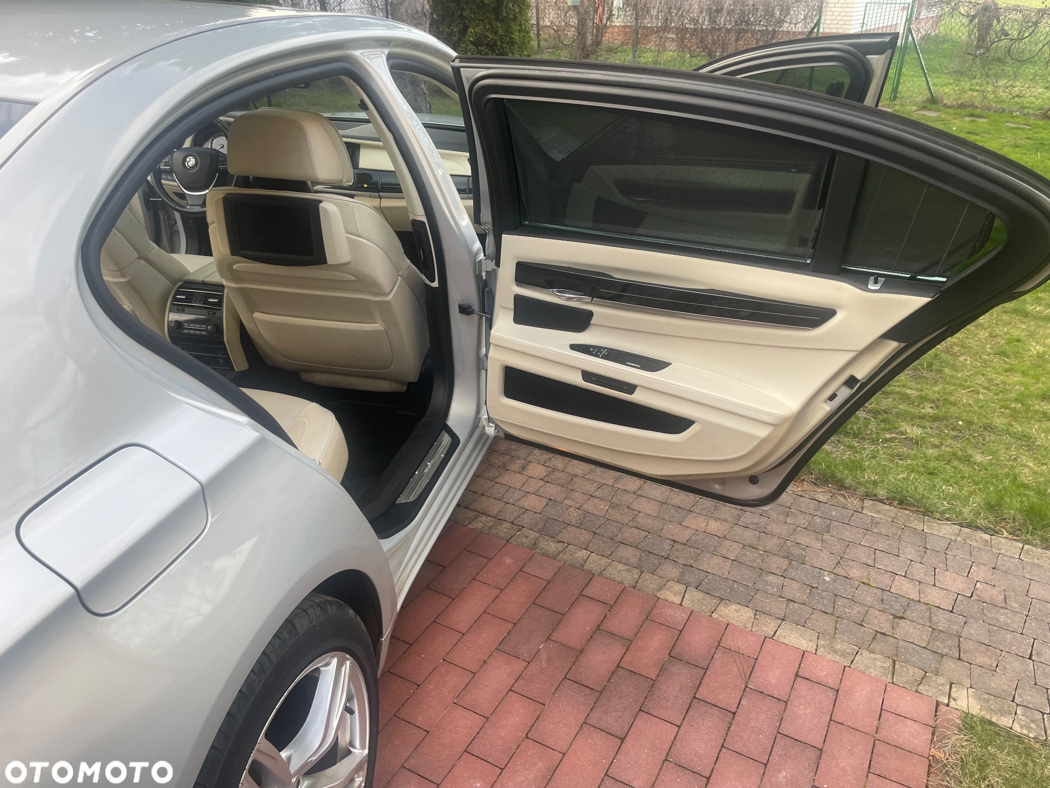 BMW Seria 7 750i L xDrive - 22