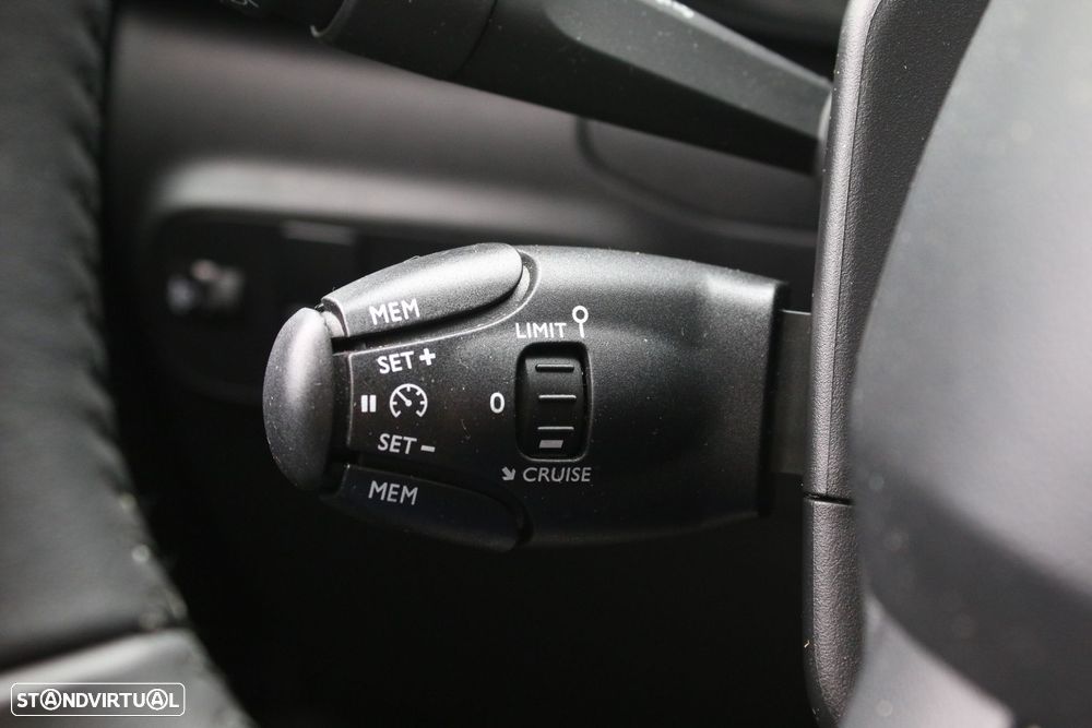 Citroën C3 1.2 PureTech Shine EAT6 - 23