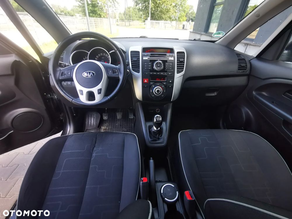 Kia Venga 1.6 CRDi 128 Business Line - 9