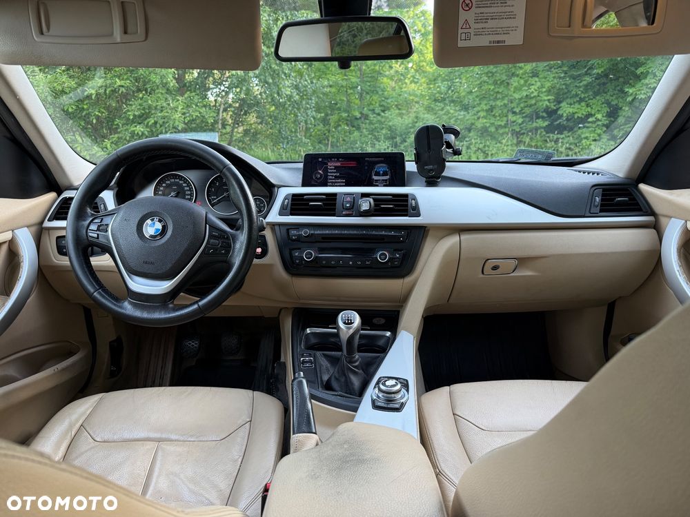 BMW Seria 3 320i Efficient Dynamics Luxury Line - 5