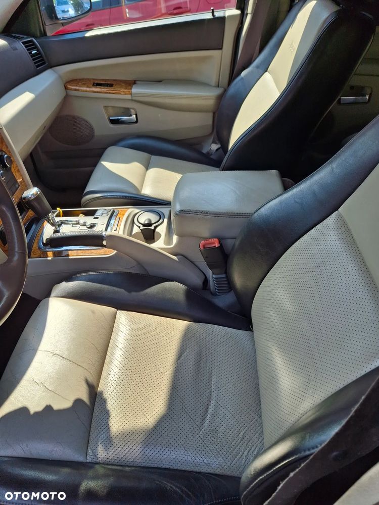 Jeep Grand Cherokee - 8