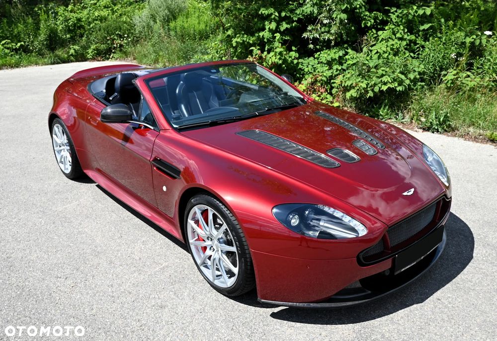 Aston Martin Vantage - 9