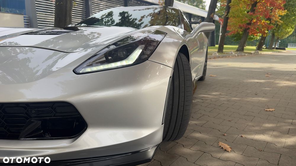 Chevrolet Corvette - 16
