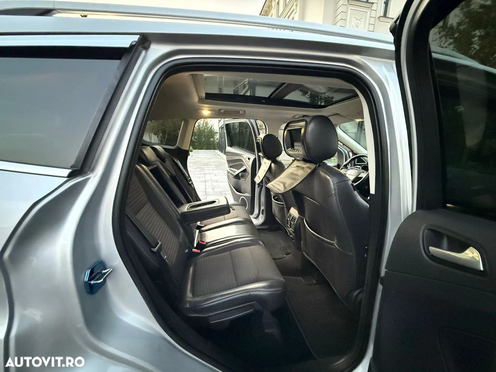 Ford Kuga - 8