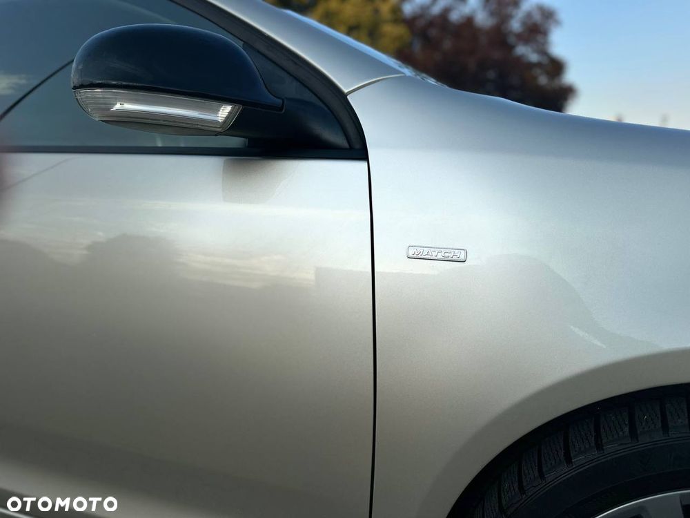 Volkswagen Golf 1.6 TDI DPF MATCH - 14