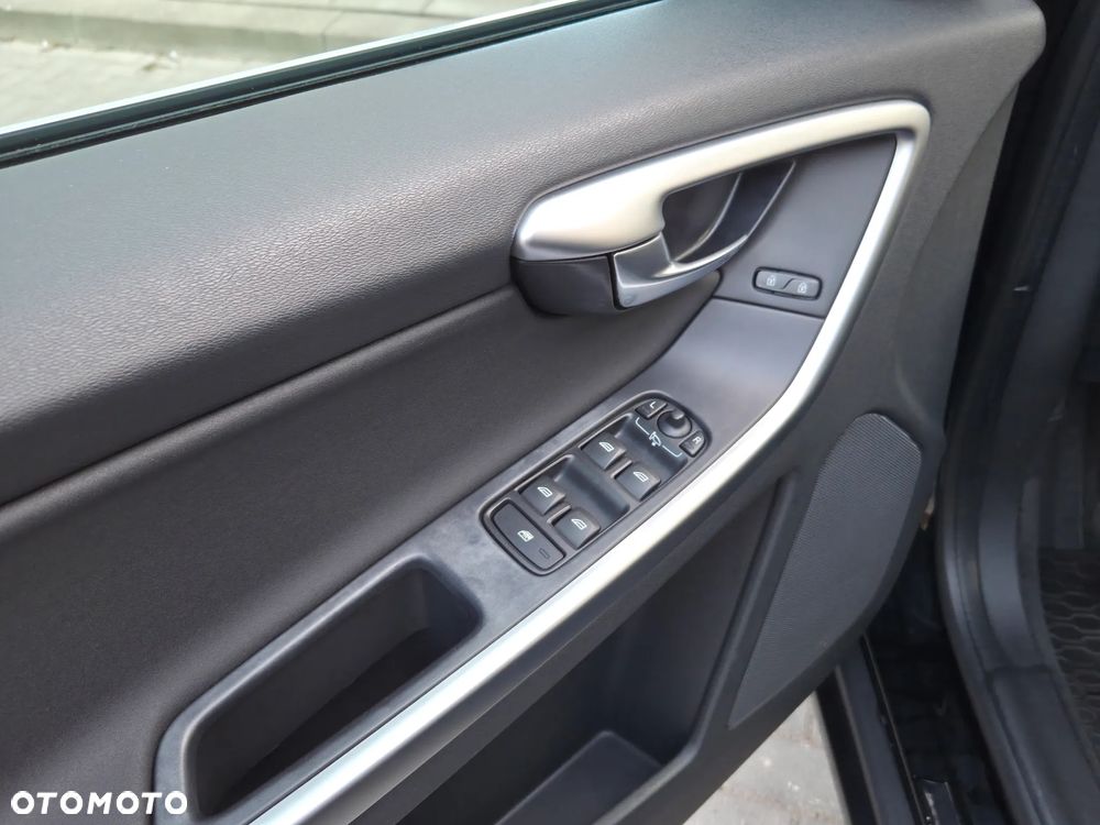 Volvo XC 60 D3 R Design - 21