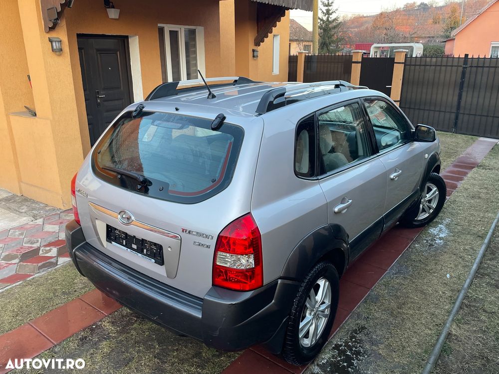 Hyundai Tucson 2.0 CRDI 2WD GLS - 23