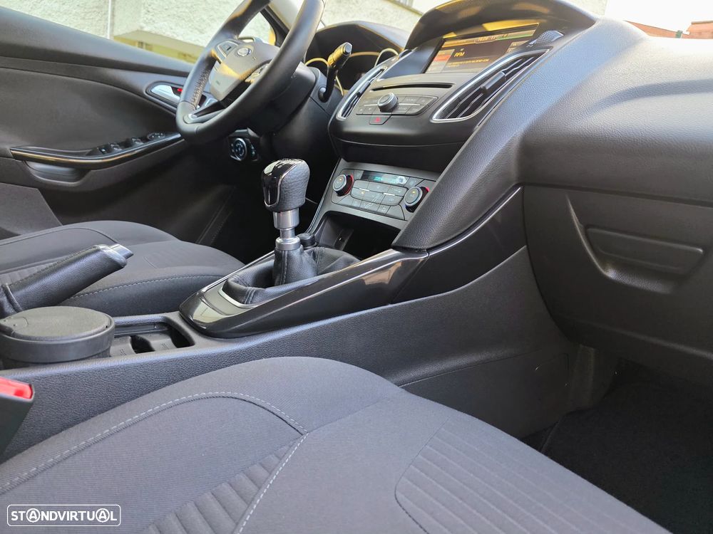 Ford Focus 1.0 SCTi Titanium - 39