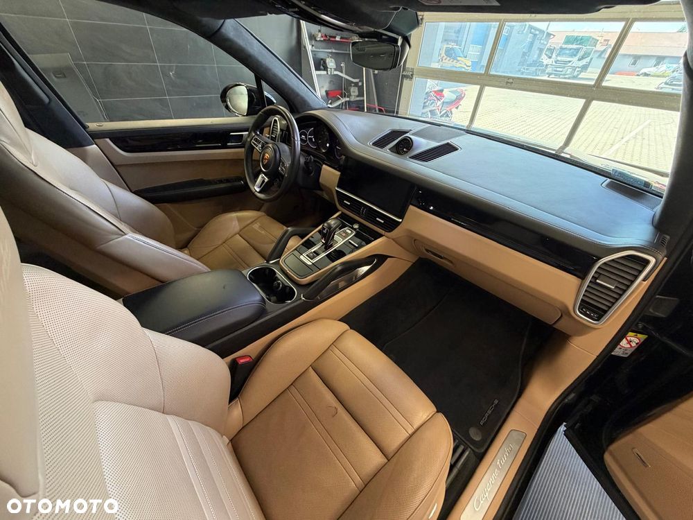 Porsche Cayenne - 12
