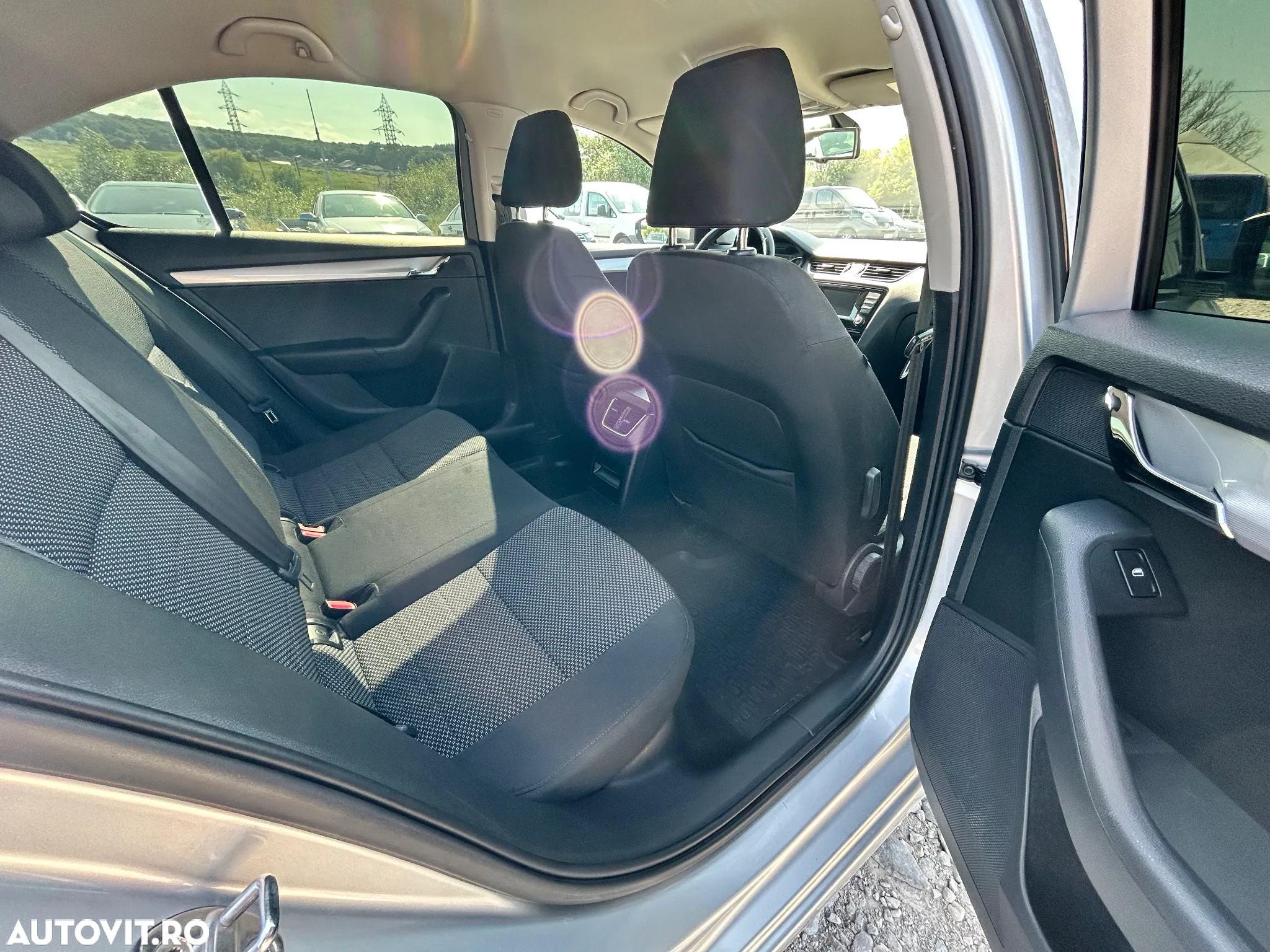 Skoda Octavia 1.6 TDI AMBITION - 16