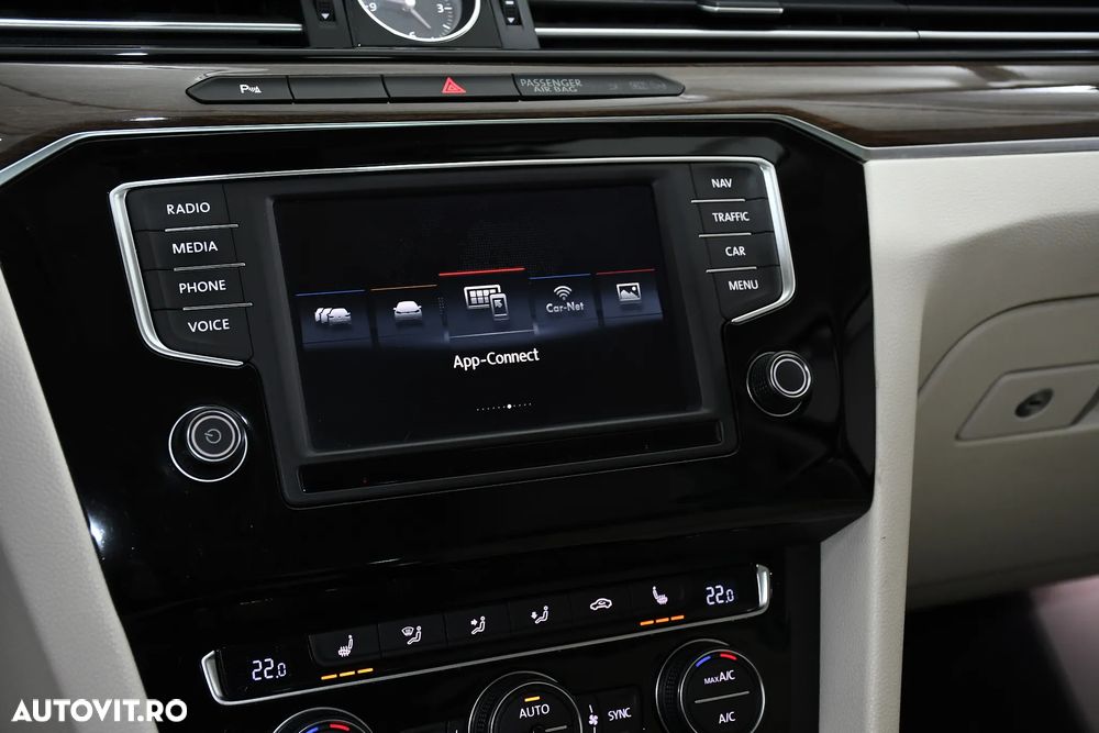 Volkswagen Passat 2.0 TDI SCR DSG Highline - 34