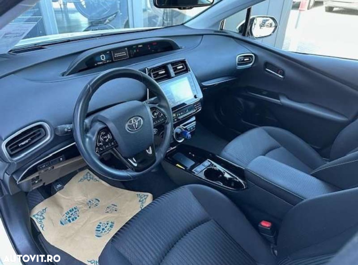 Toyota Prius Plug-in Hybrid Comfort - 14