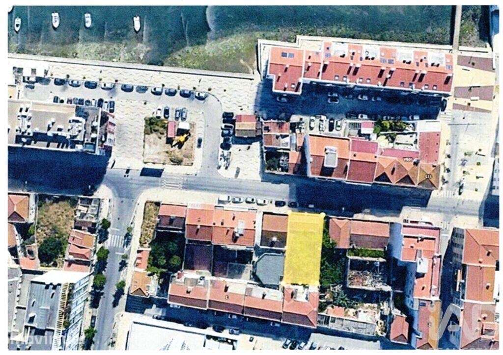 Prédio em Barreiro e Lavradio de 317 m2 - Grande imagem: 2/3