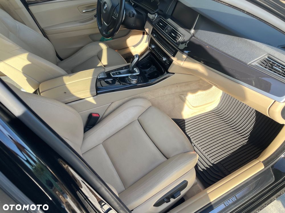 BMW Seria 5 520d xDrive - 25