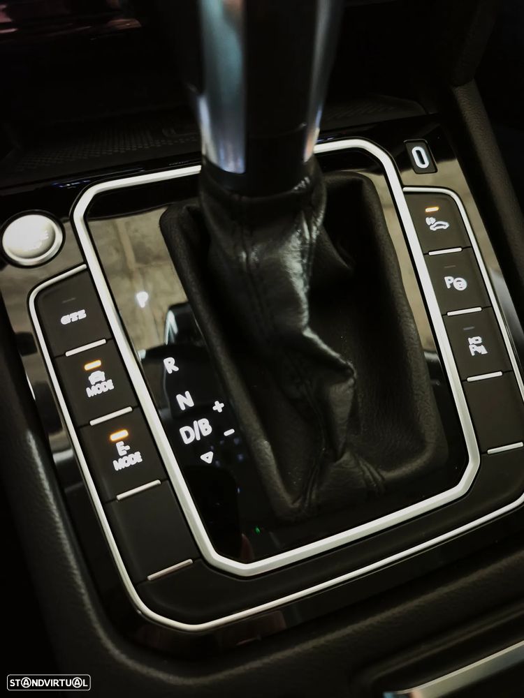 VW Passat Variant - 35