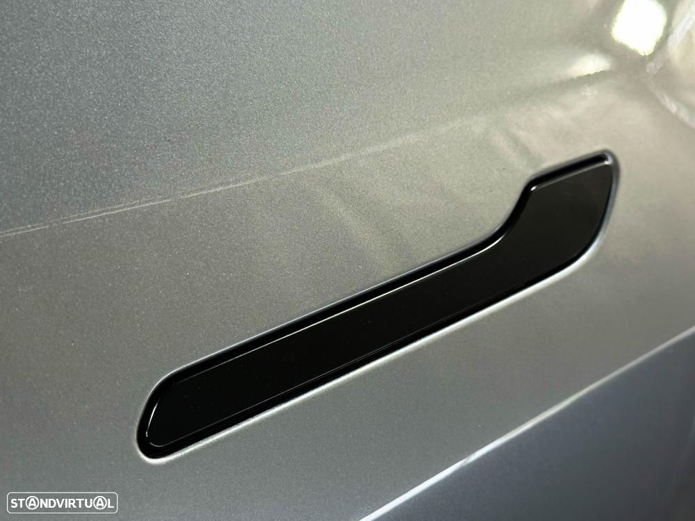 Tesla Model Y Long Range Dual Motor AWD - 19