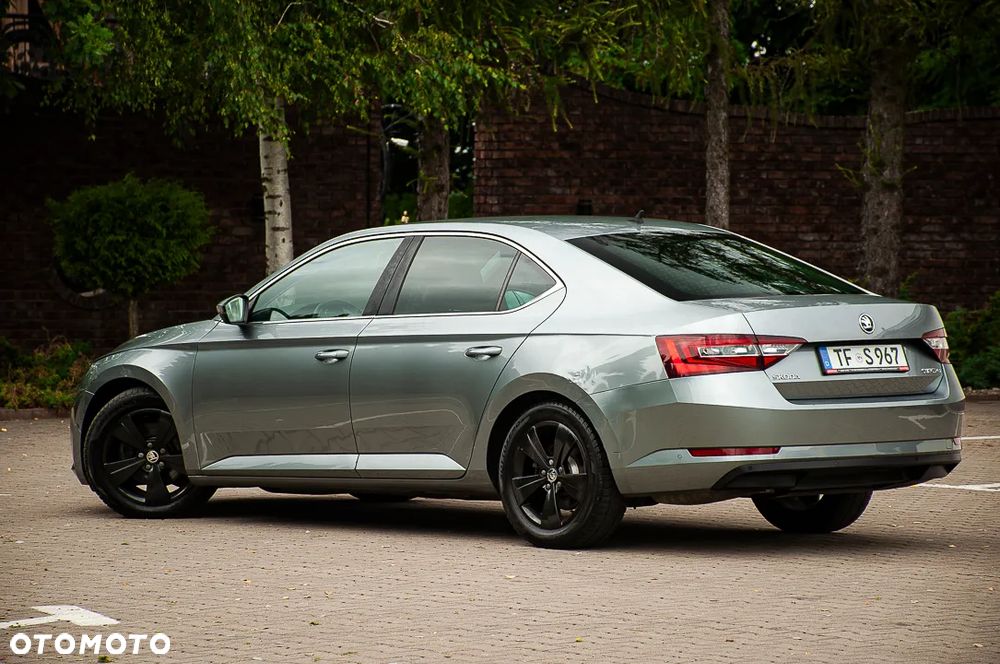 Skoda Superb 2.0 TDI Ambition DSG - 4