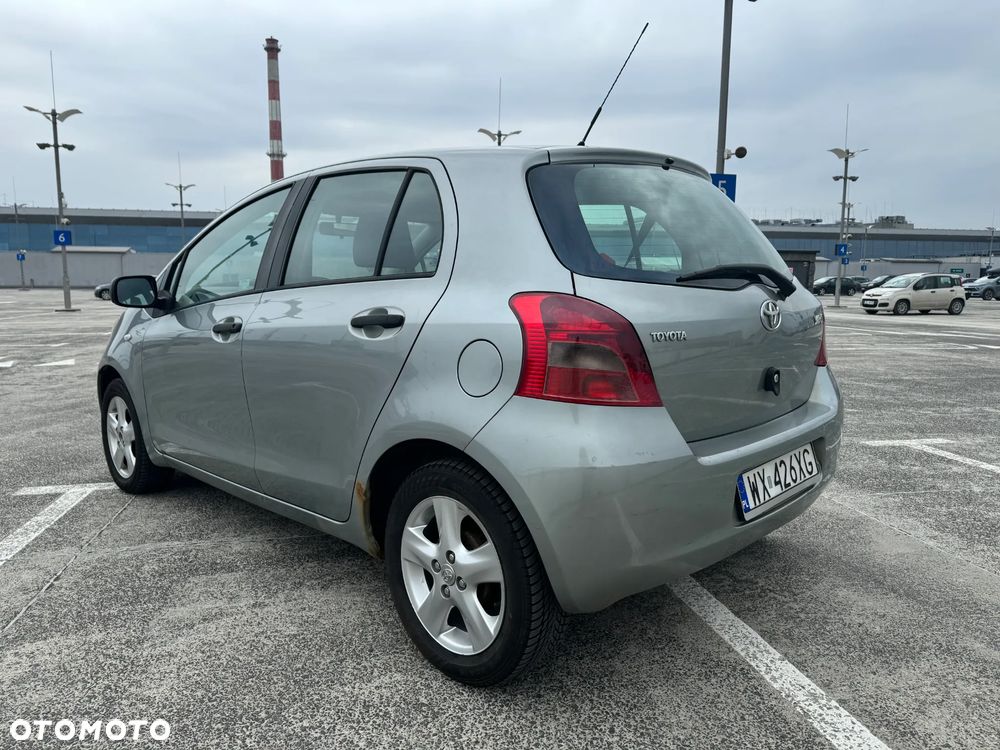 Toyota Yaris 1.0 Terra A/C - 3