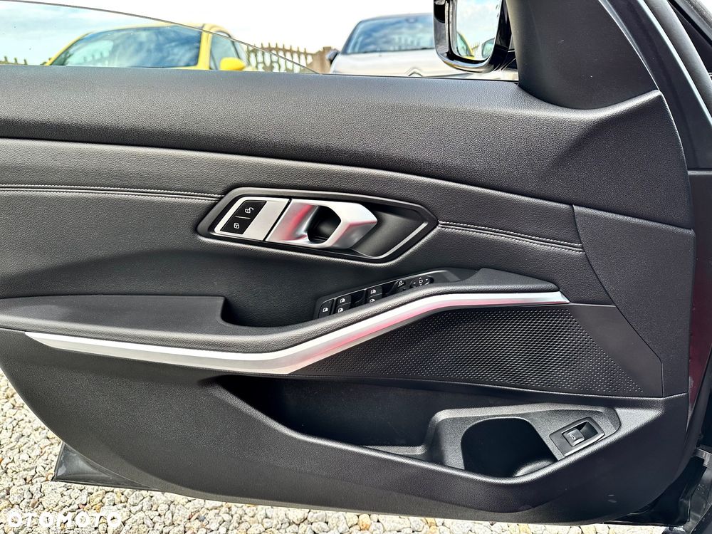 BMW Seria 3 318d Edition Luxury Line Purity - 20