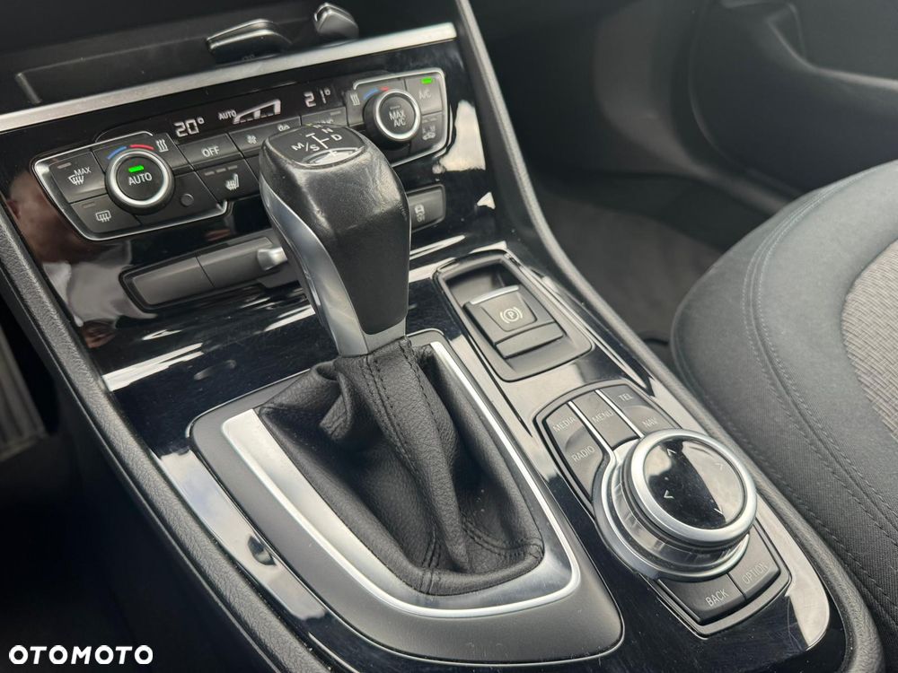 BMW Seria 2 218i Advantage - 10