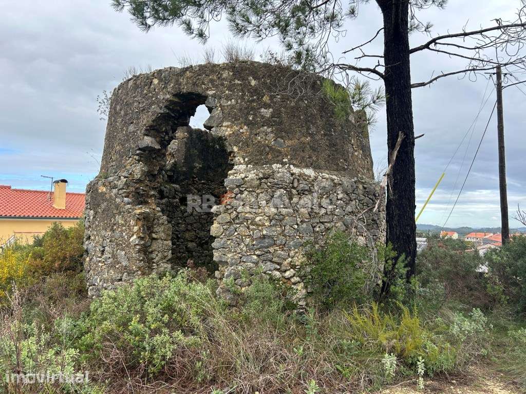 Moinho para reconstruir com terreno - Casal da Estrada, Tomar - Grande imagem: 2/26