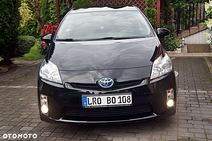 Toyota Prius (Hybrid) Life - 23