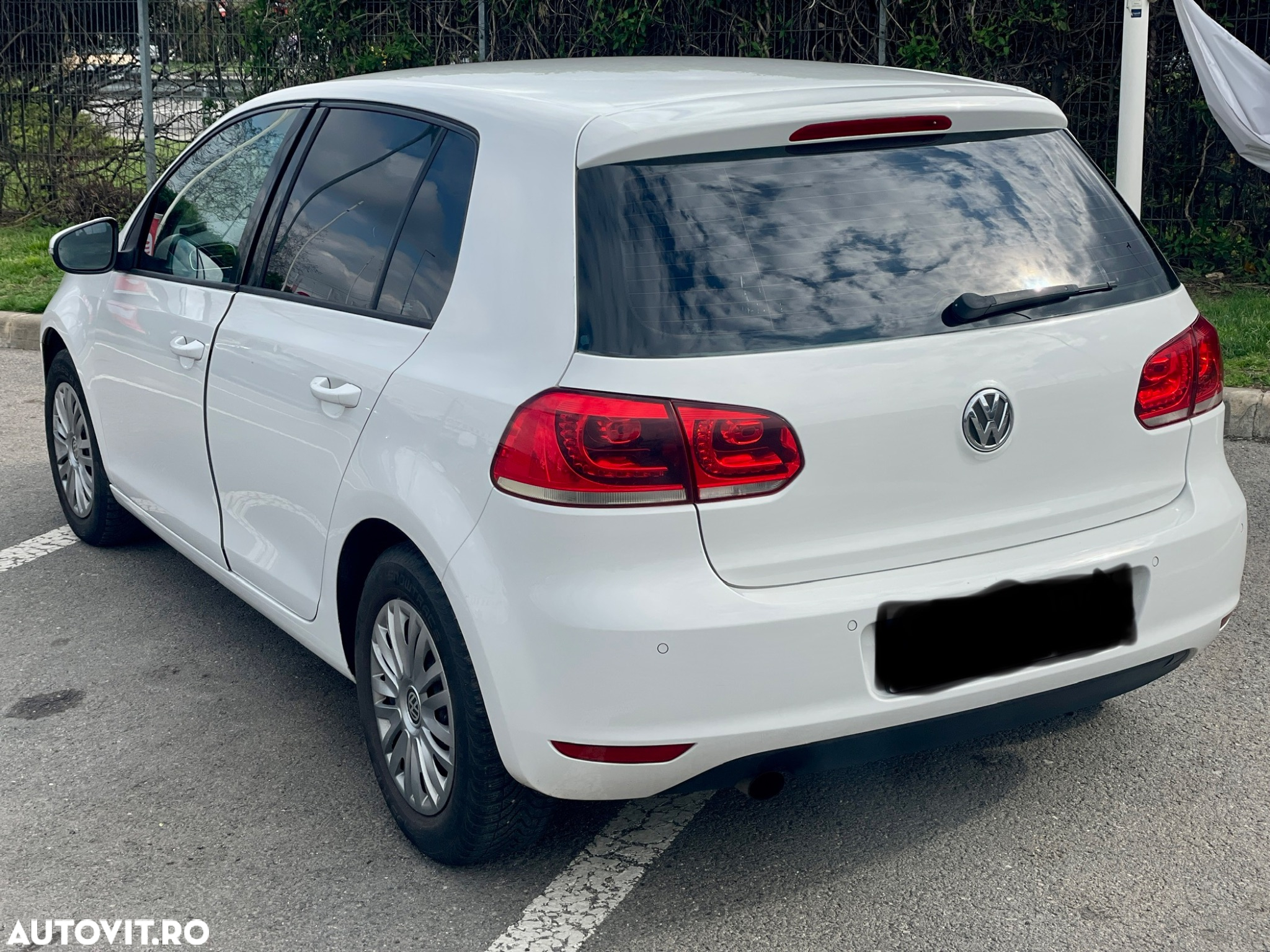 Volkswagen Golf 1.6 TDI BlueMotion Technology DPF Highline - 2