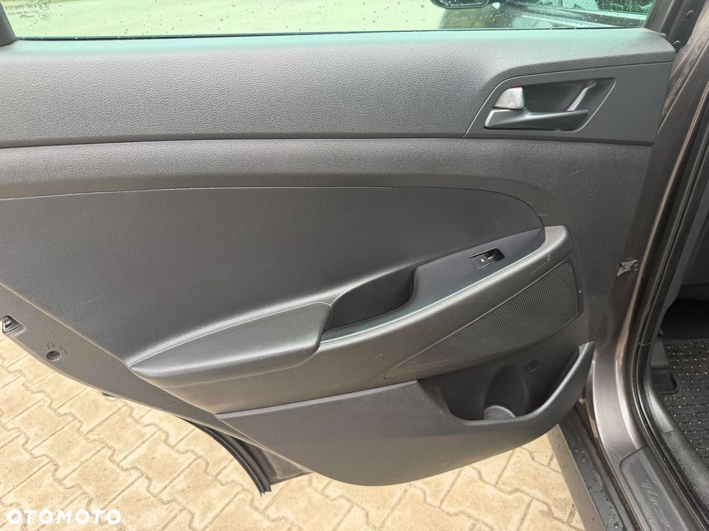 Hyundai Tucson 1.6 GDI BlueDrive GO 2WD - 17
