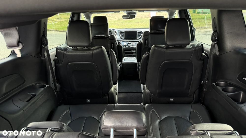 Chrysler Pacifica - 10